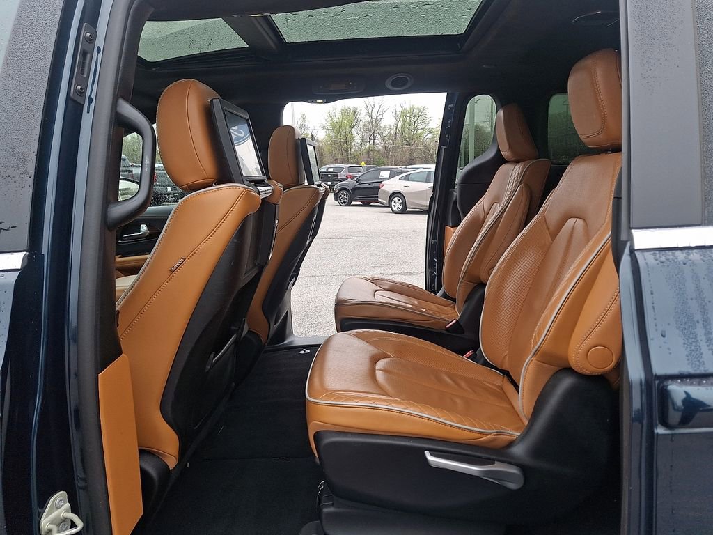Used 2023 Chrysler Pacifica Pinnacle image 11