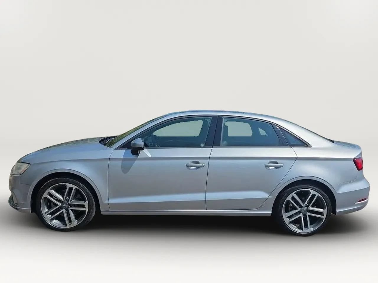 Used 2018 Audi A3 2.0T Premium w/ Convenience Package FWD image 5