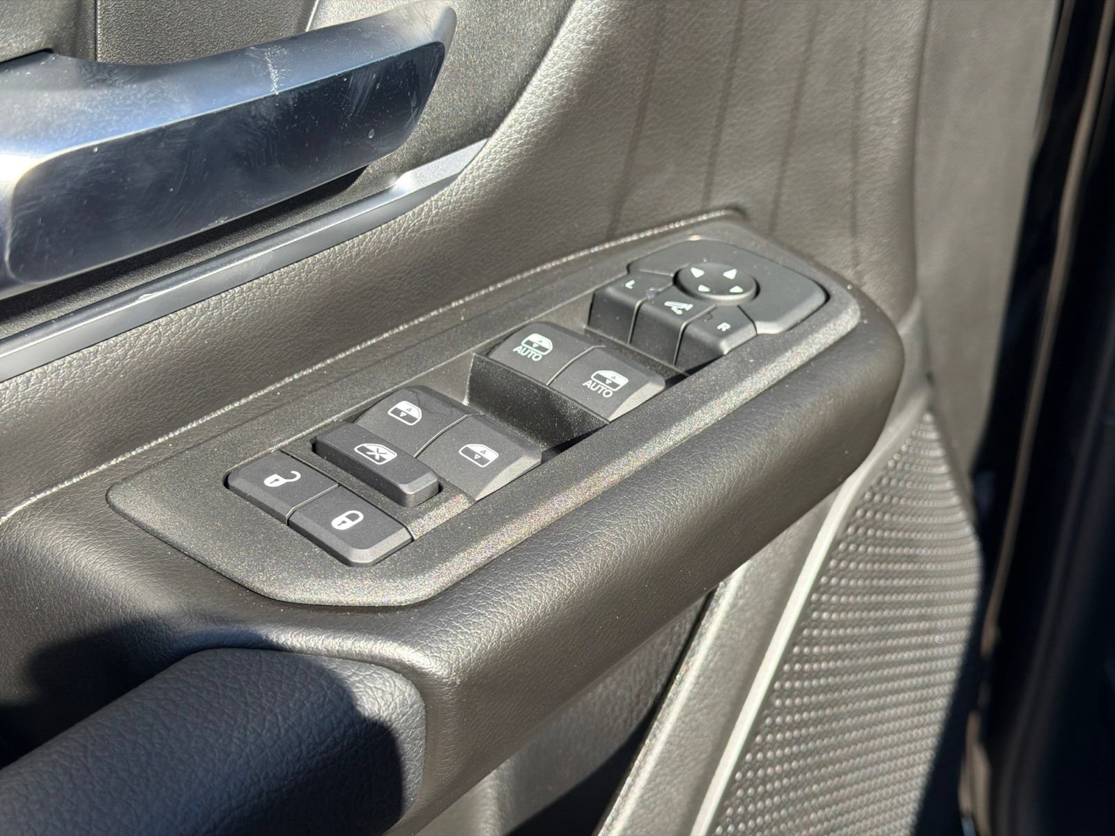 New 2027 RAM 1500 4x4 Crew Cab image 15