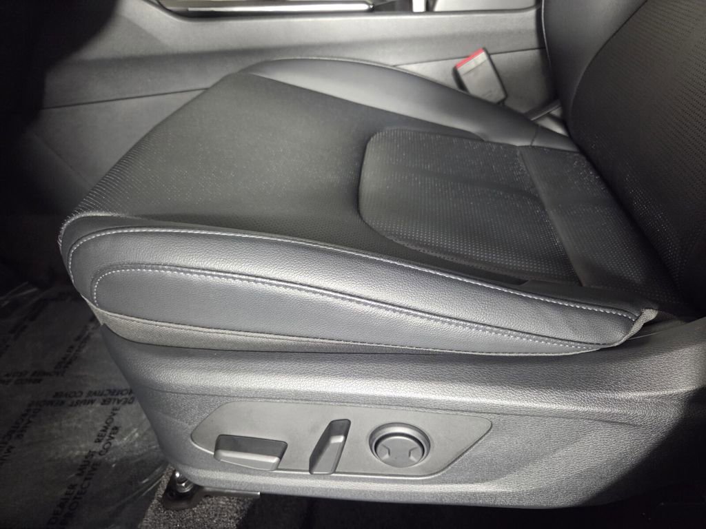 Used 2026 Kia Sportage EX w/ EX Panoramic Sunroof Package AWD/4WD image 11