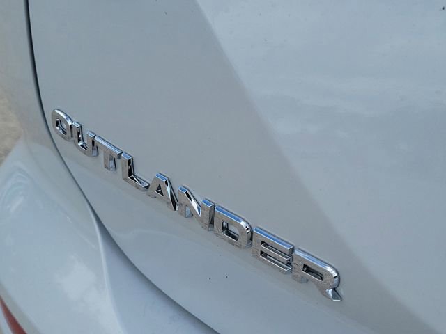 New 2026 Mitsubishi Outlander SE FWD image 9