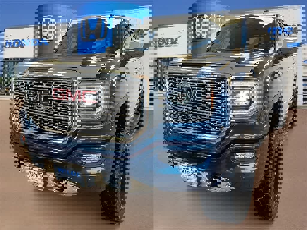 Used 2017 GMC Sierra 1500 Denali image 1