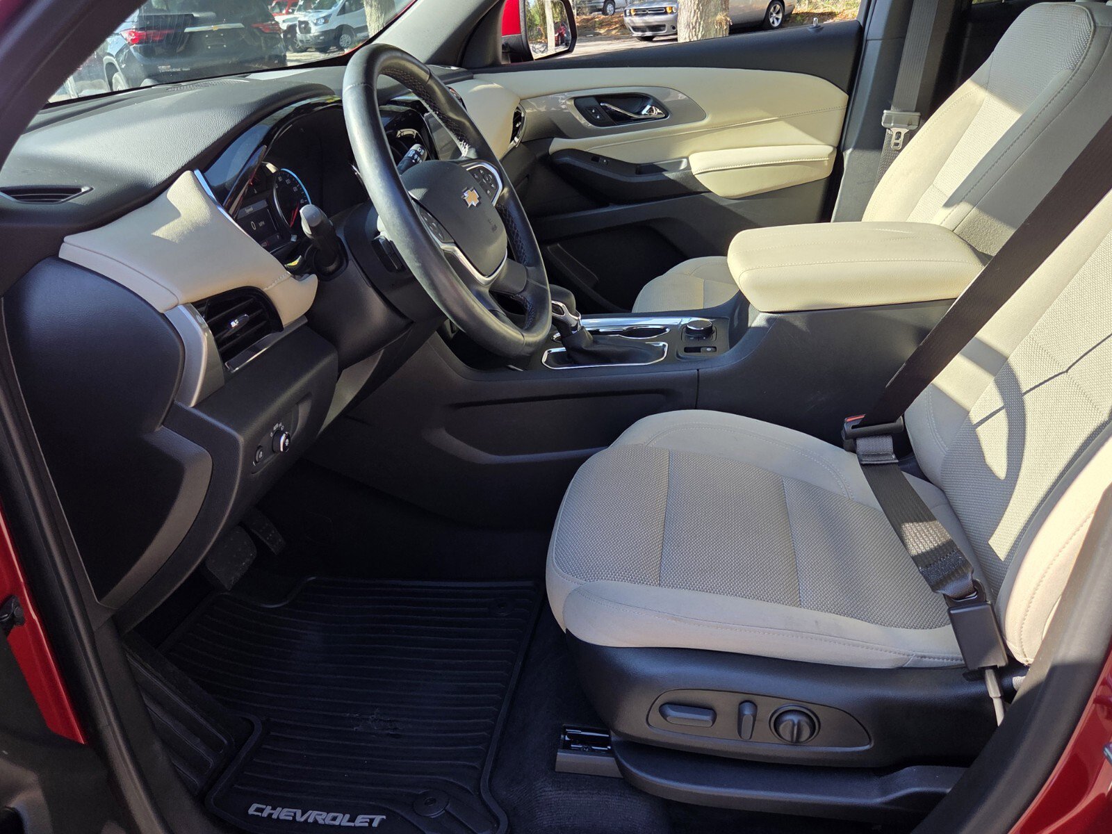 Certified 2023 Chevrolet Traverse LT FWD image 12