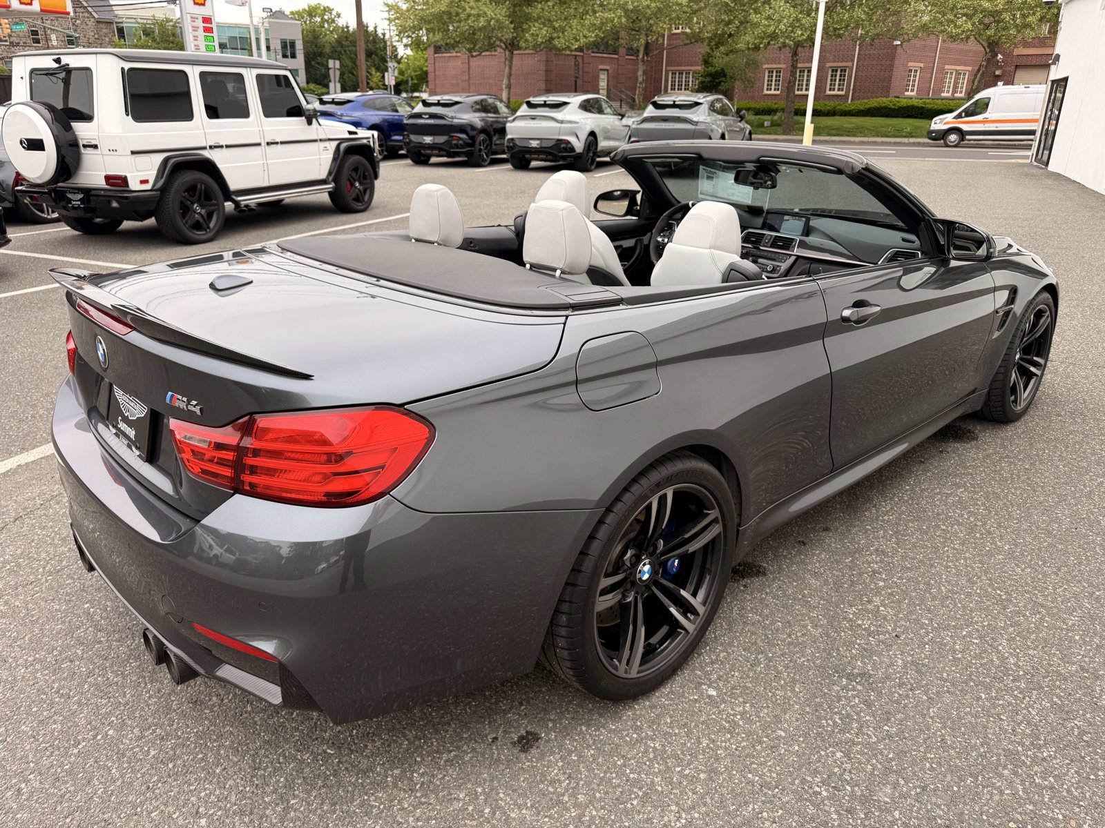 Used 2017 BMW M4 Convertible RWD image 5