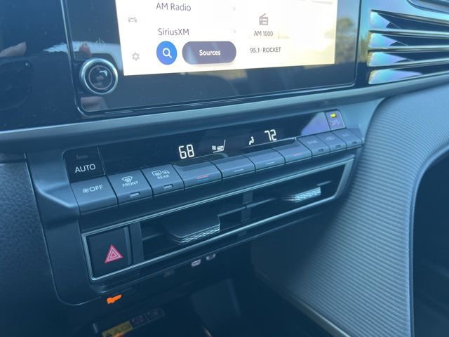 Used 2026 Toyota Camry SE image 13