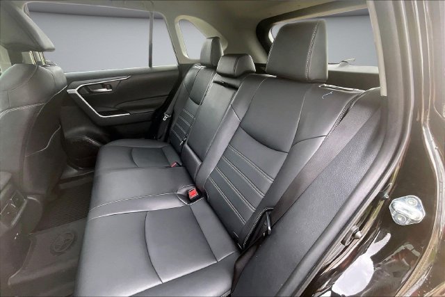 Used 2025 Toyota RAV4 XLE Premium w/ Weather Package AWD/4WD image 21