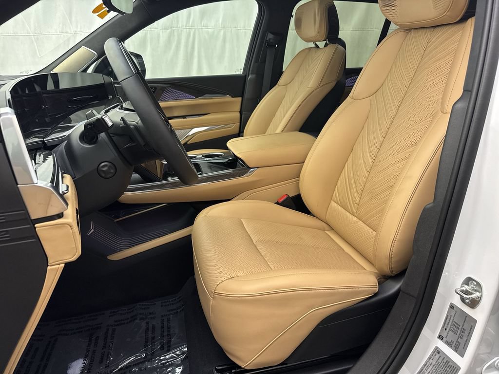 Used 2025 Cadillac Escalade IQ Sport 2 w/ LPO, ONYX Package AWD/4WD image 9
