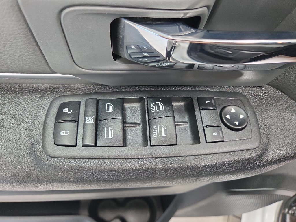 Used 2023 RAM 1500 Classic SLT w/ Electronics Group AWD/4WD image 29