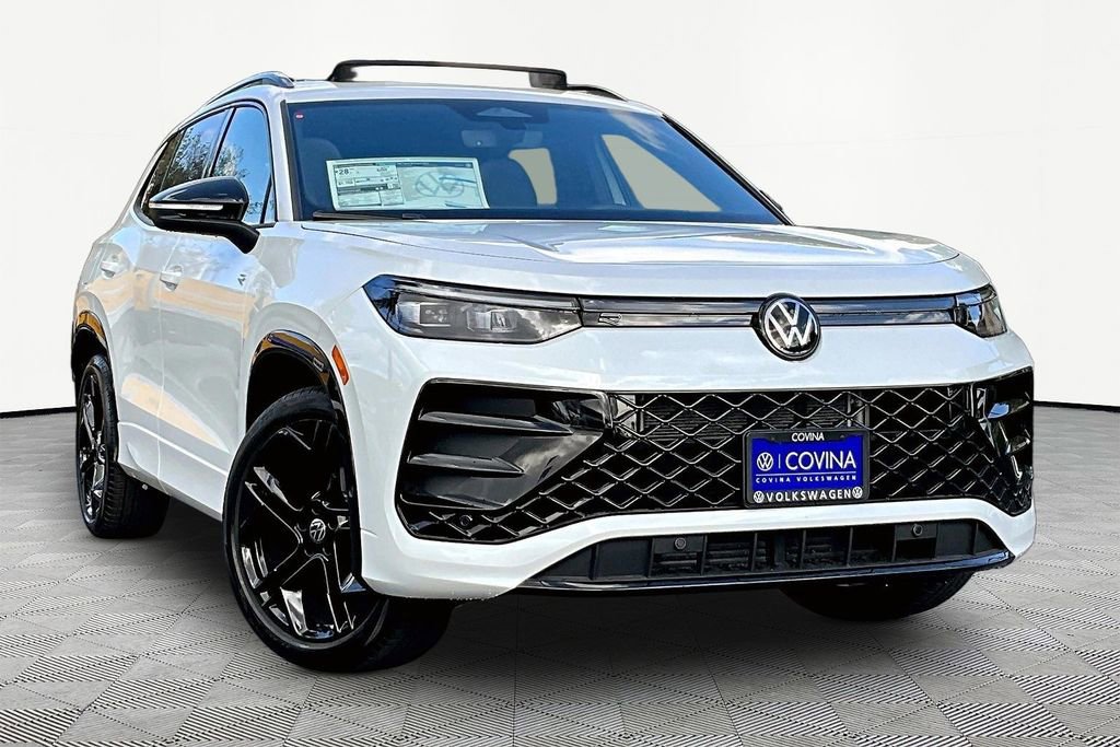 New 2026 Volkswagen Tiguan SE R-Line image 1