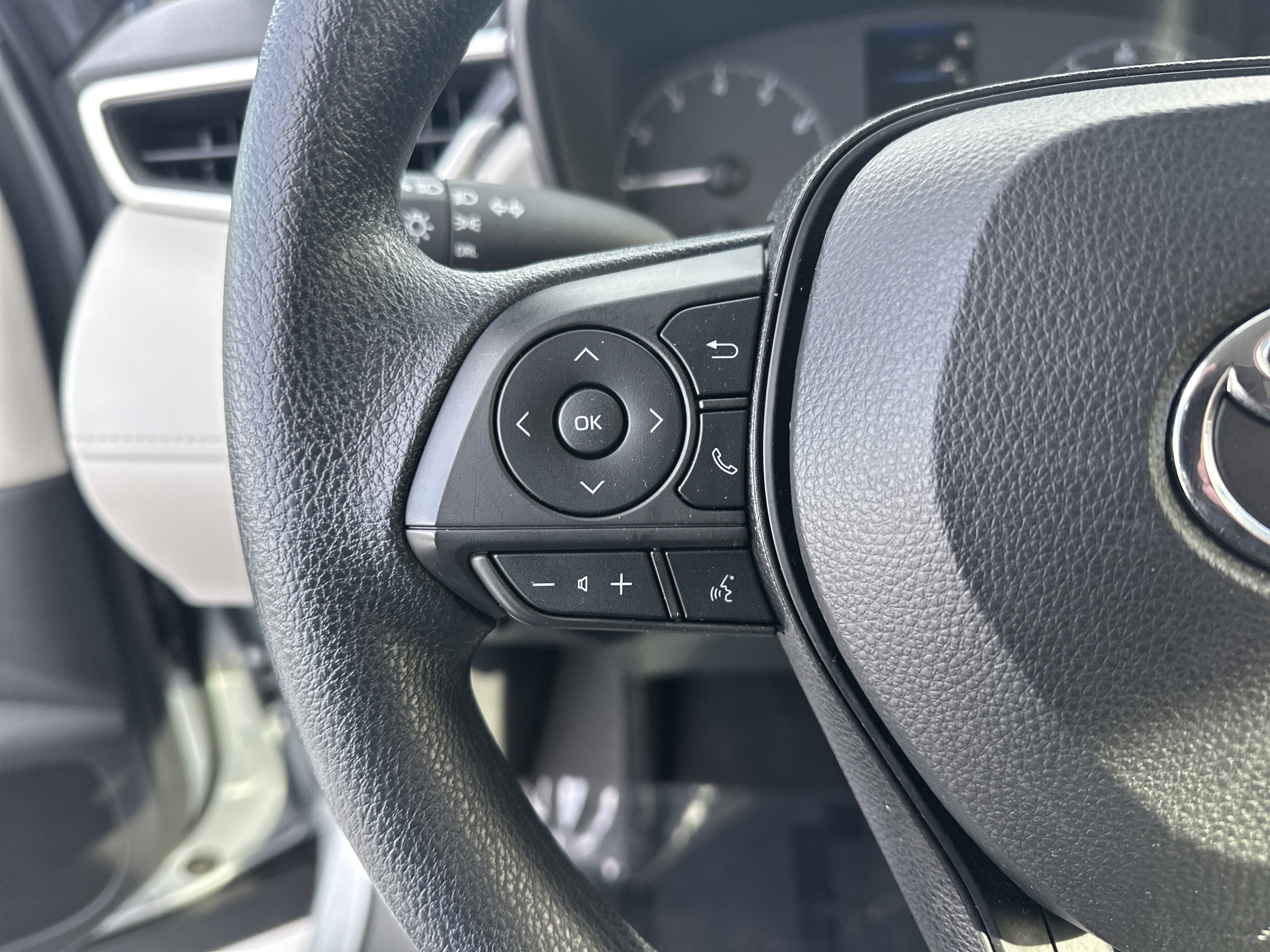 Certified 2023 Toyota Corolla Cross L image 19