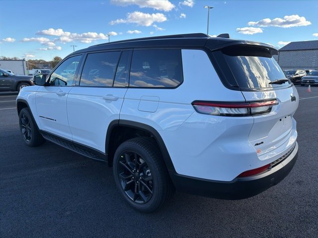 New 2025 Jeep Grand Cherokee L Limited image 6