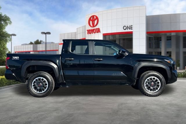 Certified 2024 Toyota Tacoma TRD Off-Road image 3