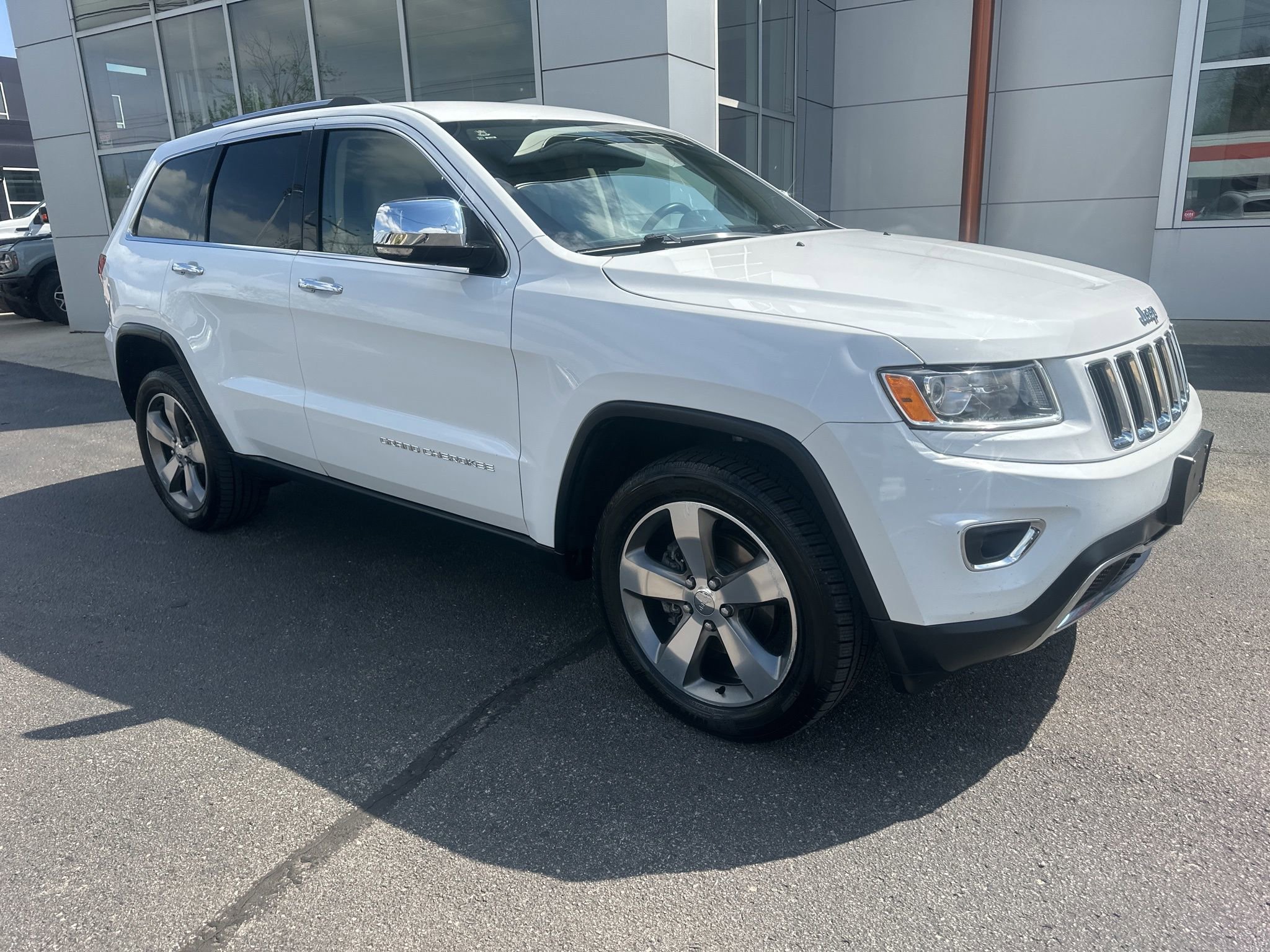 Used 2016 Jeep Grand Cherokee Limited image 1