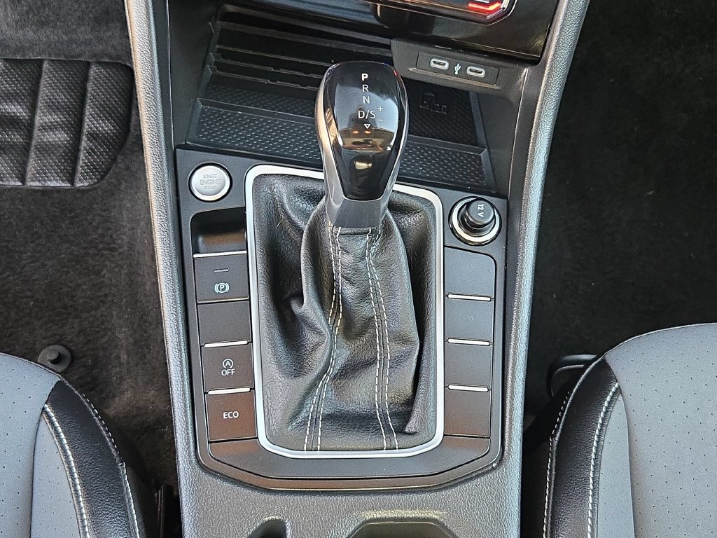 Used 2026 Volkswagen Jetta SE FWD image 20