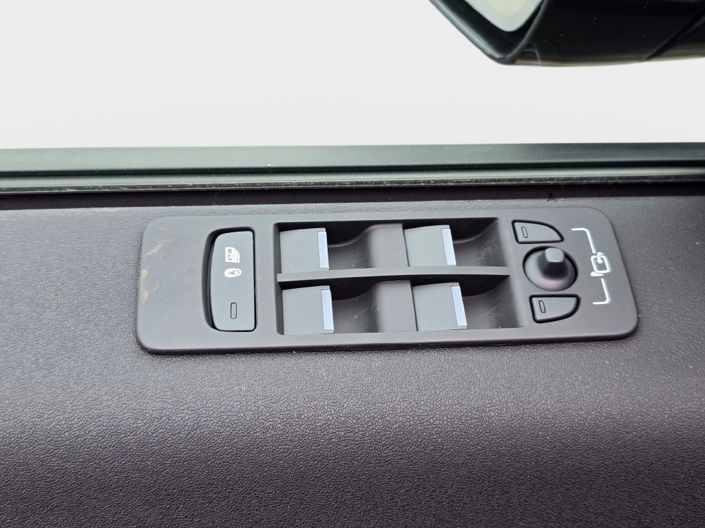 New 2026 Land Rover Discovery Sport Landmark AWD/4WD image 29