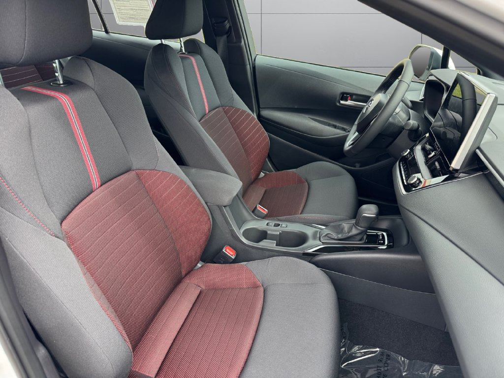 Certified 2026 Toyota Corolla SE w/ SE Package FWD image 17