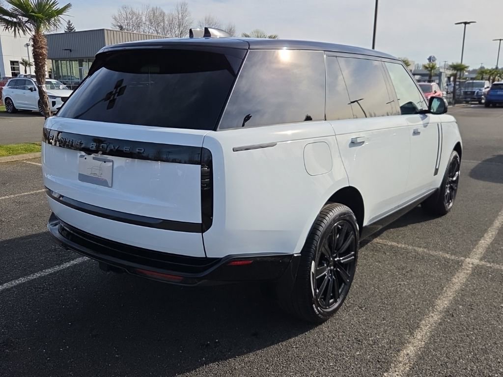 New 2026 Land Rover Range Rover Long Wheelbase SE AWD/4WD image 7