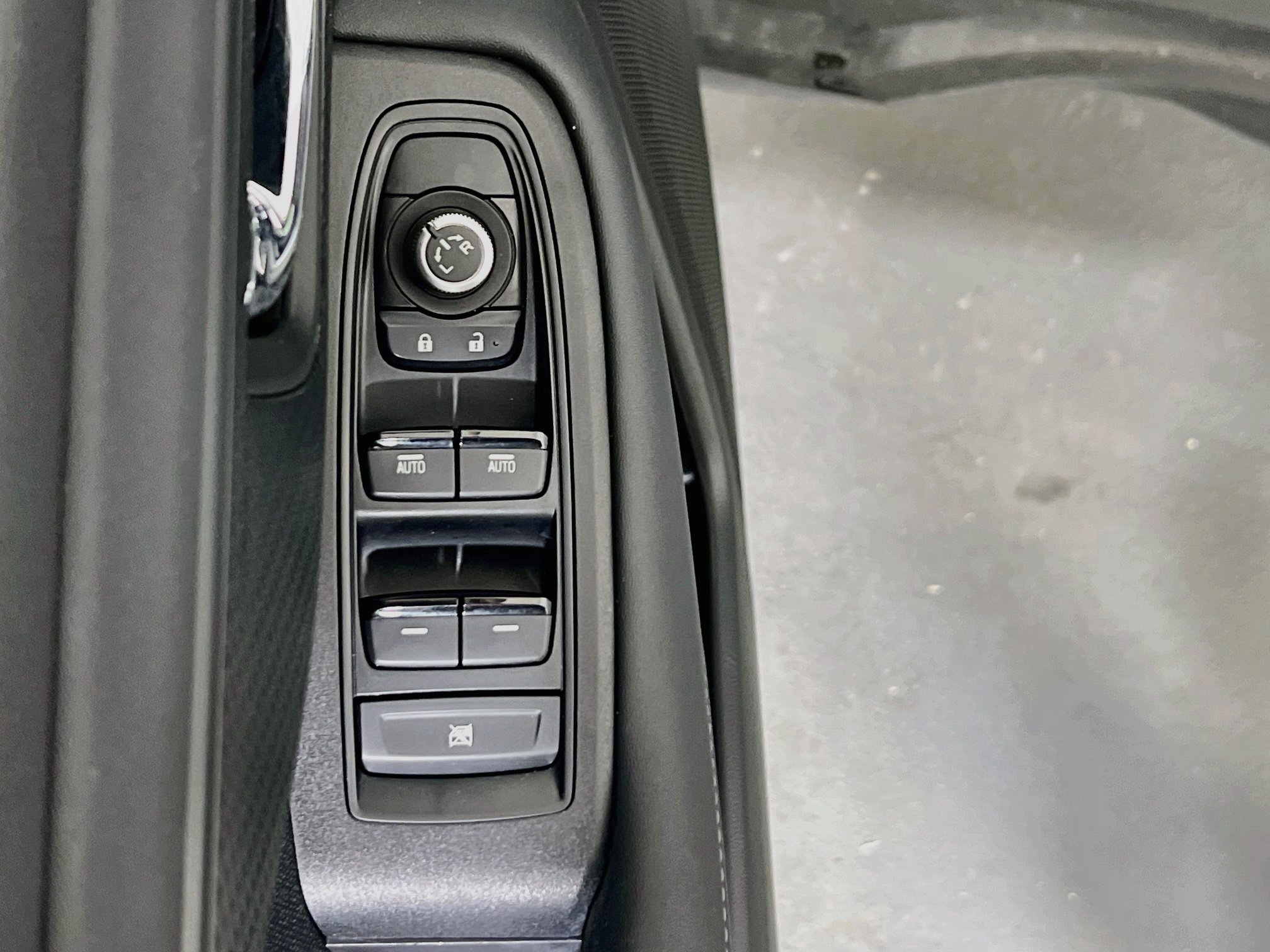 Used 2023 Subaru Outback Premium AWD/4WD image 18
