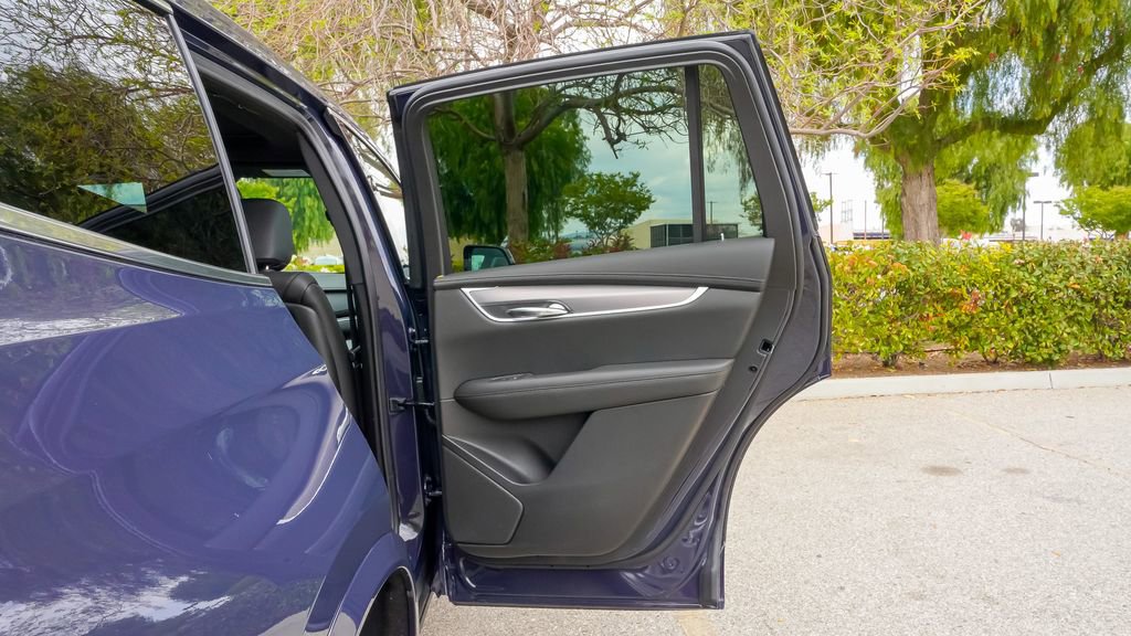 Certified 2025 Cadillac XT6 Luxury image 13