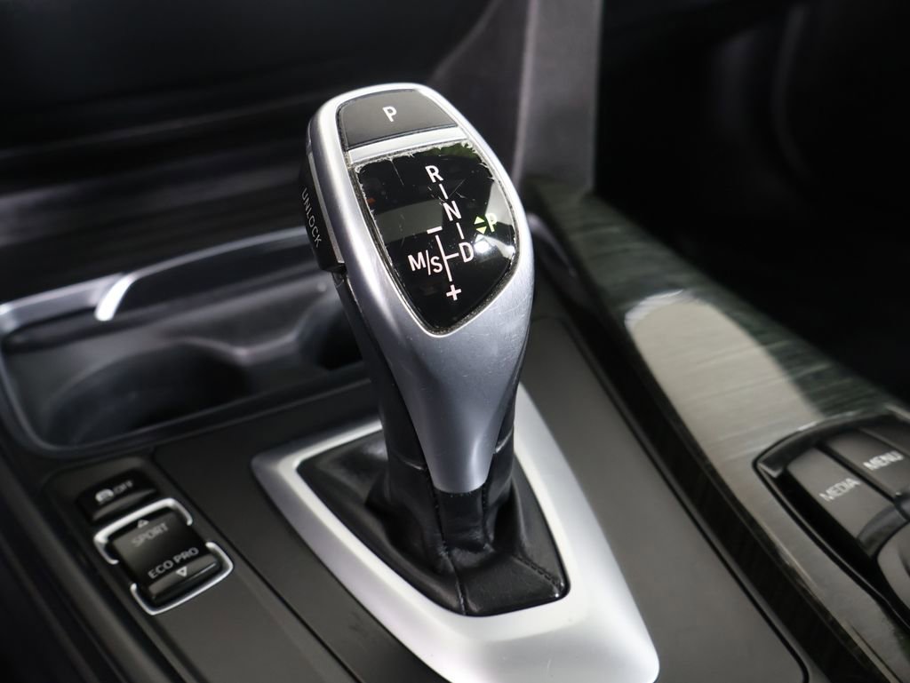 Used 2018 BMW 330i xDrive Sedan w/ Convenience Package image 3