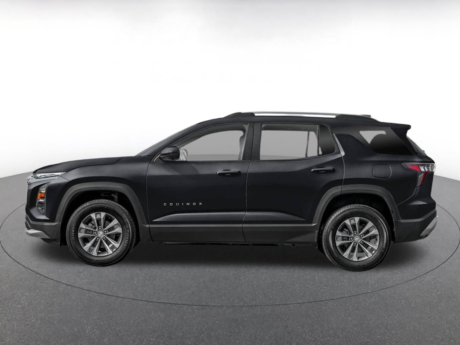 Used 2025 Chevrolet Equinox LT FWD image 3
