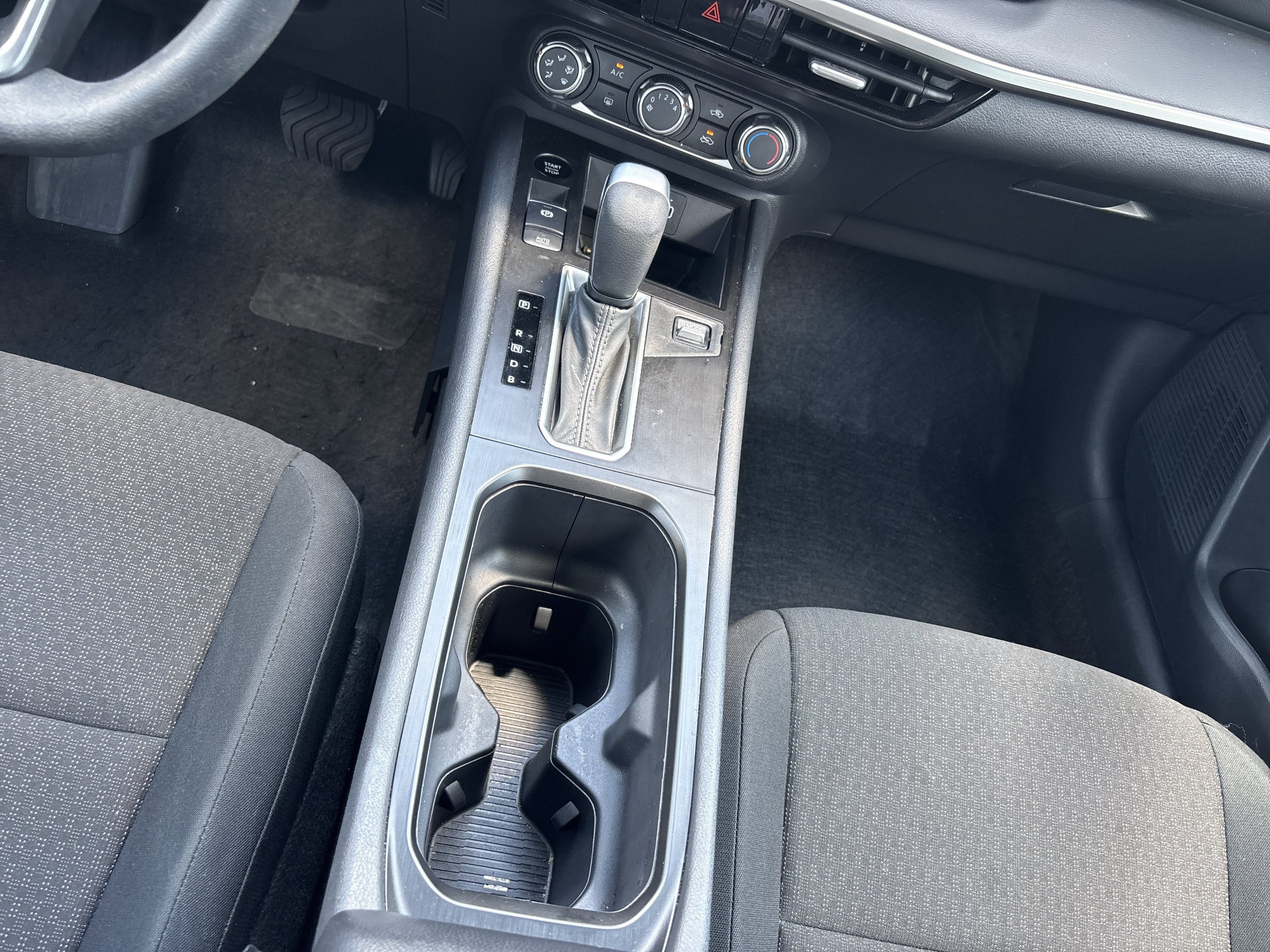 Used 2025 Nissan Kicks S AWD/4WD image 19