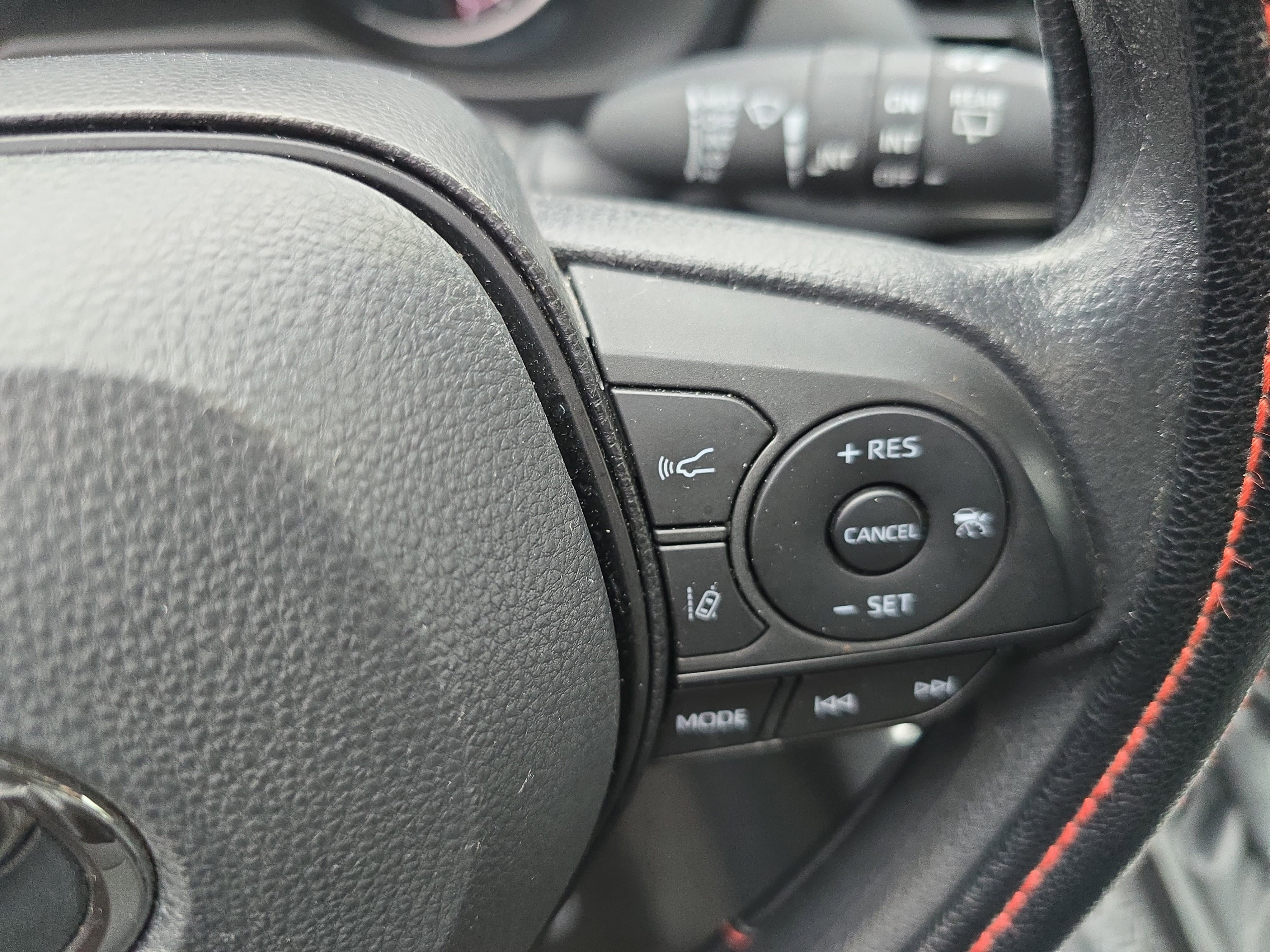 Used 2025 Toyota RAV4 XLE image 19