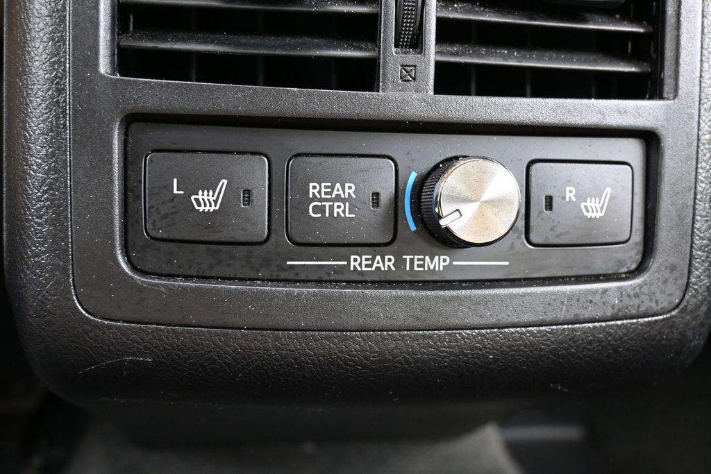 Used 2014 Toyota Avalon Limited image 32