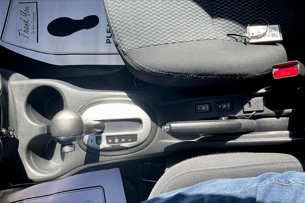 Used 2014 Nissan Versa Note SV w/ SL Package FWD image 10