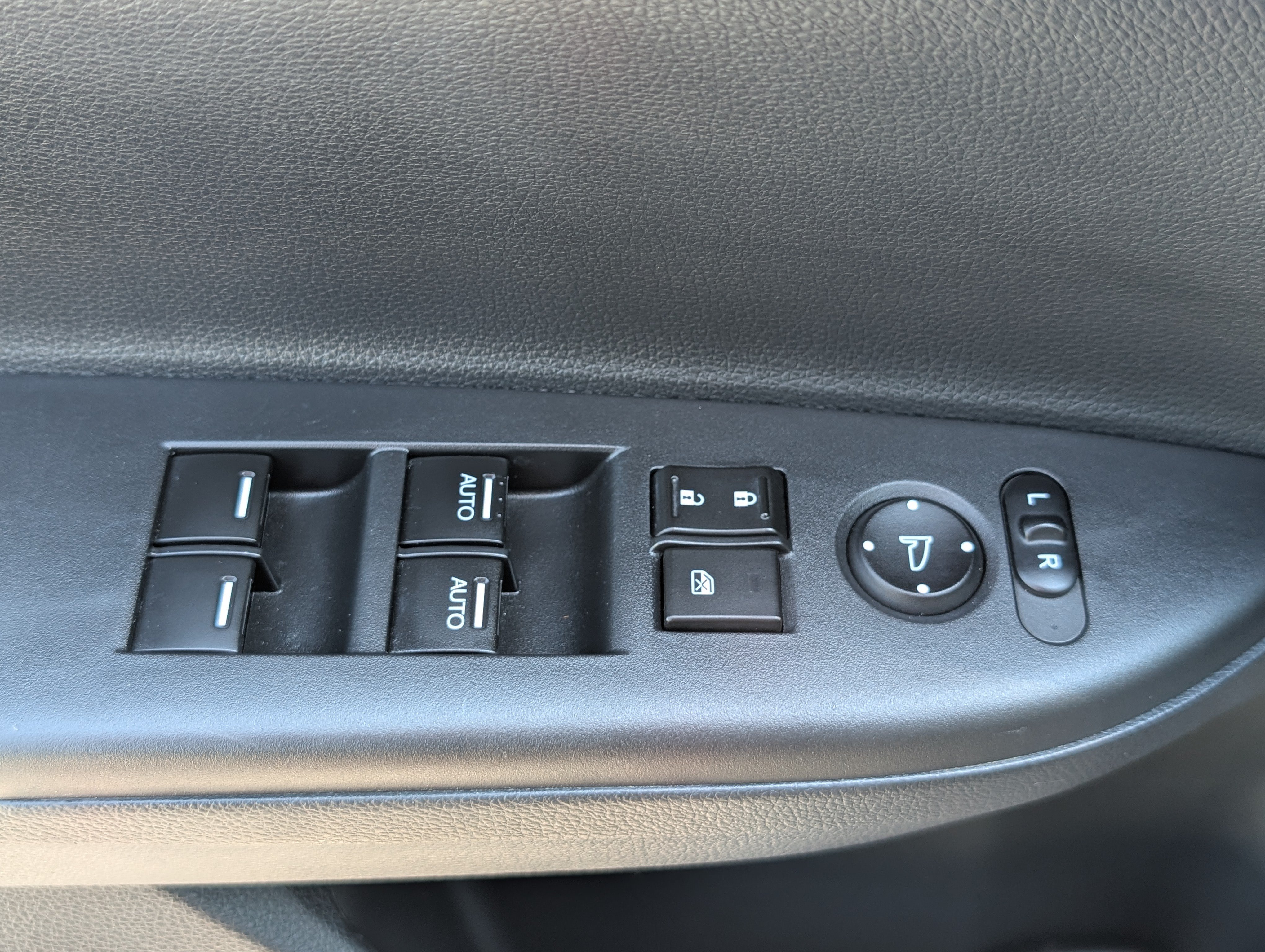 Used 2017 Honda Accord Touring image 19