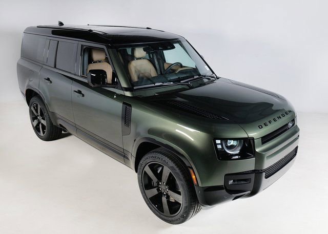 New 2026 Land Rover Defender 130 X-Dynamic SE image 10