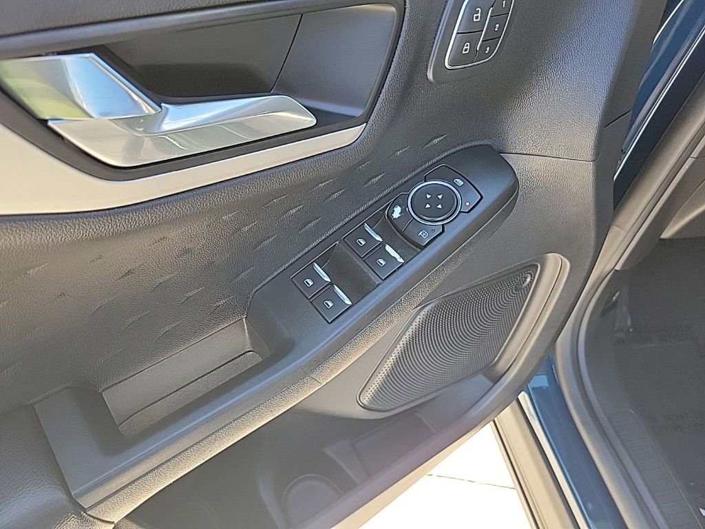 Used 2020 Ford Escape SEL image 14