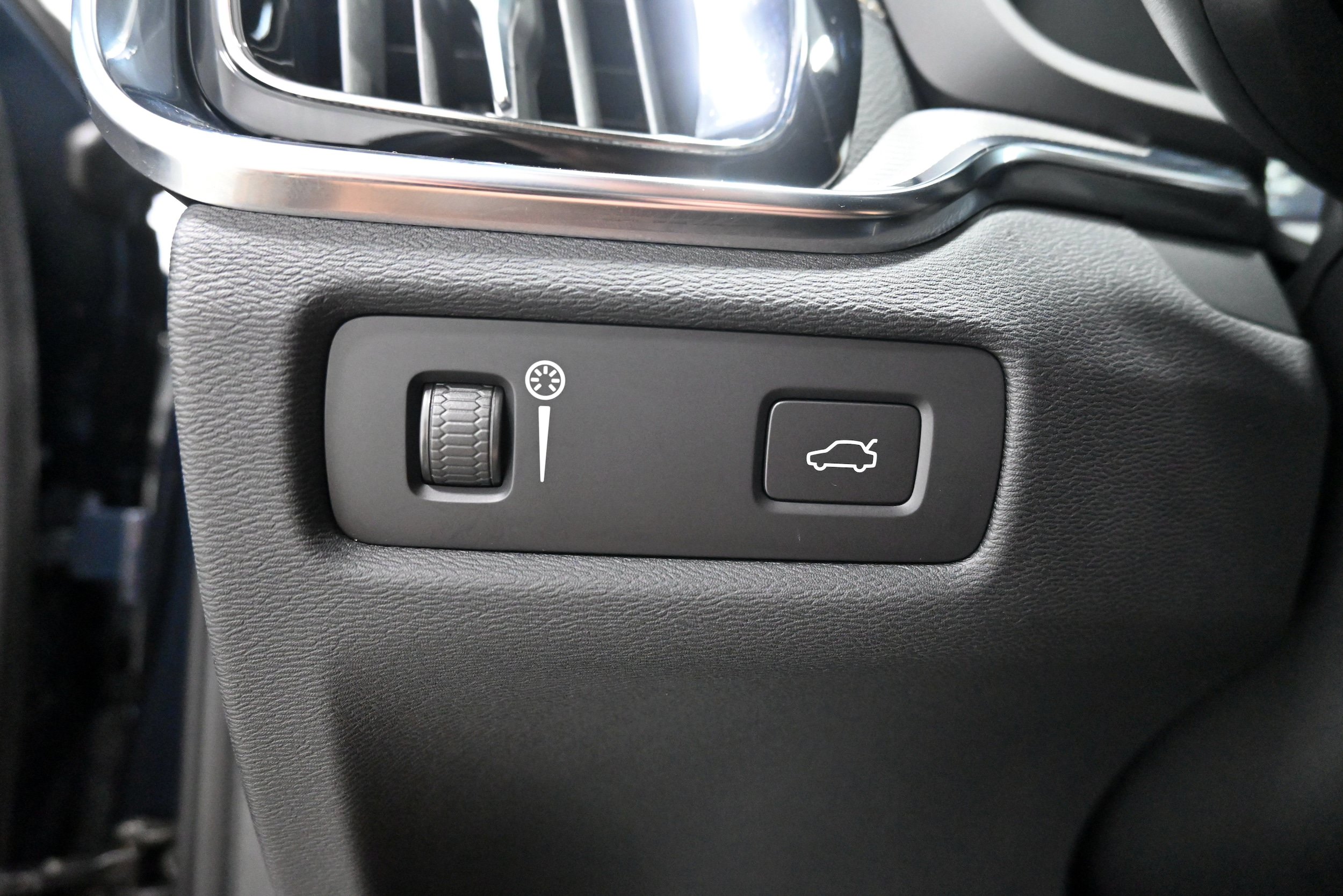 Used 2022 Volvo S60 B5 R-Design AWD/4WD image 9