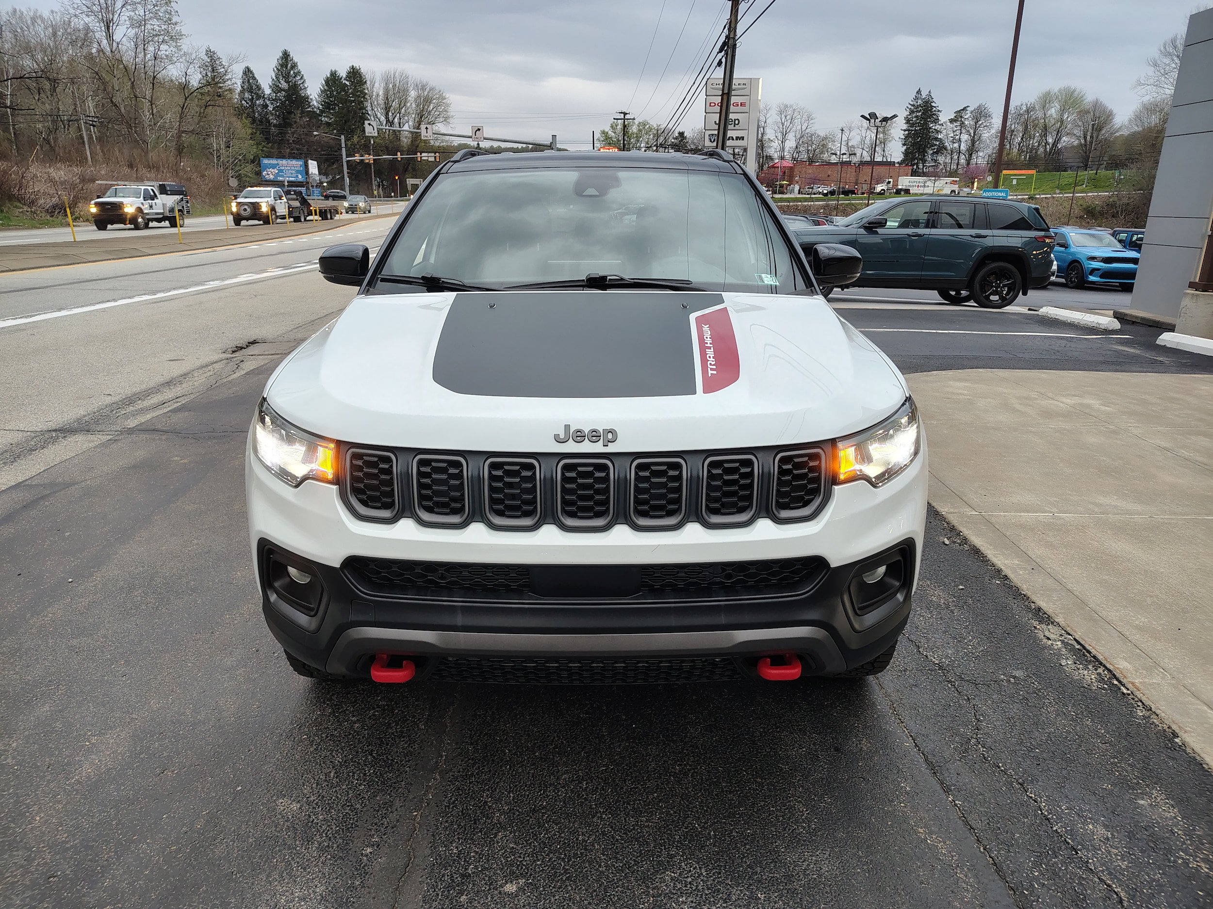 Certified 2025 Jeep Compass Trailhawk AWD/4WD image 3