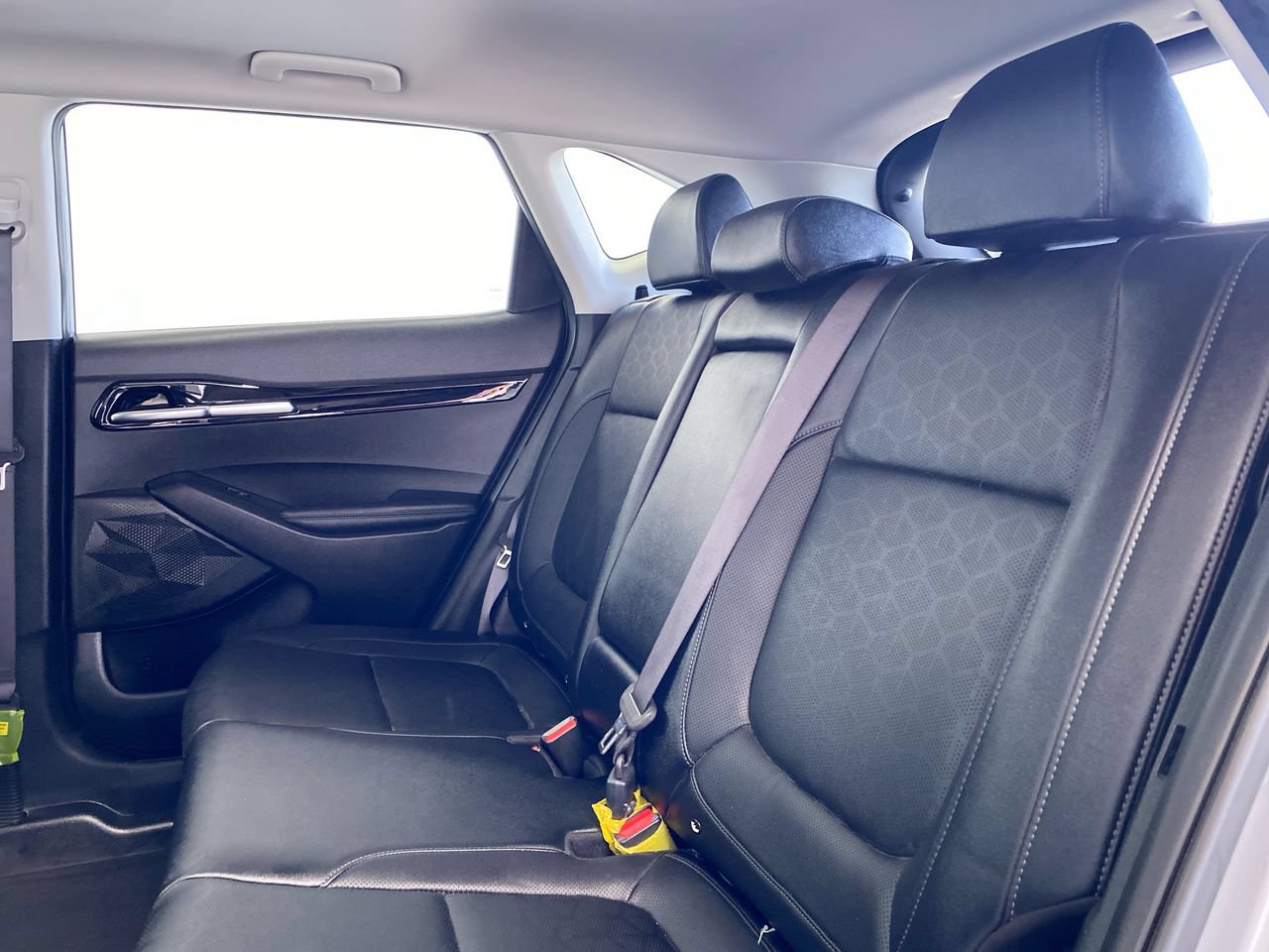 Certified 2025 Kia Seltos EX w/ EX Sunroof Package FWD image 35