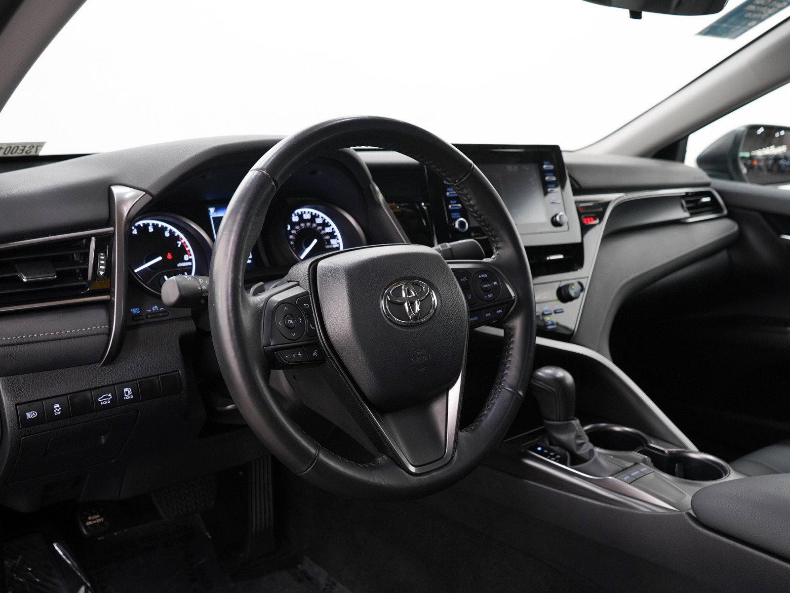 Used 2024 Toyota Camry SE FWD image 23