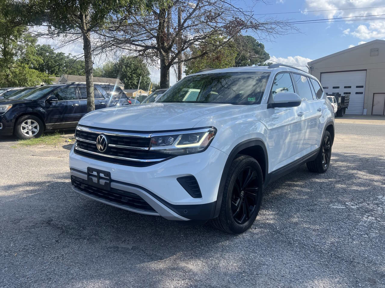 Used 2021 Volkswagen Atlas SE image 2