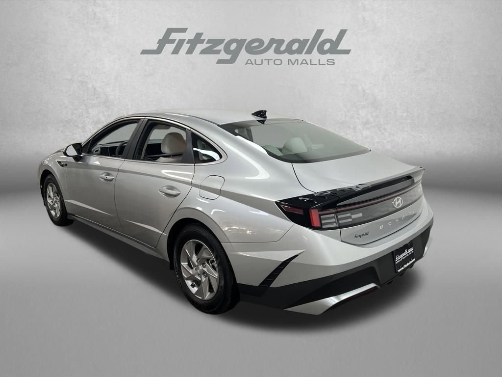 Used 2025 Hyundai Sonata SE image 3