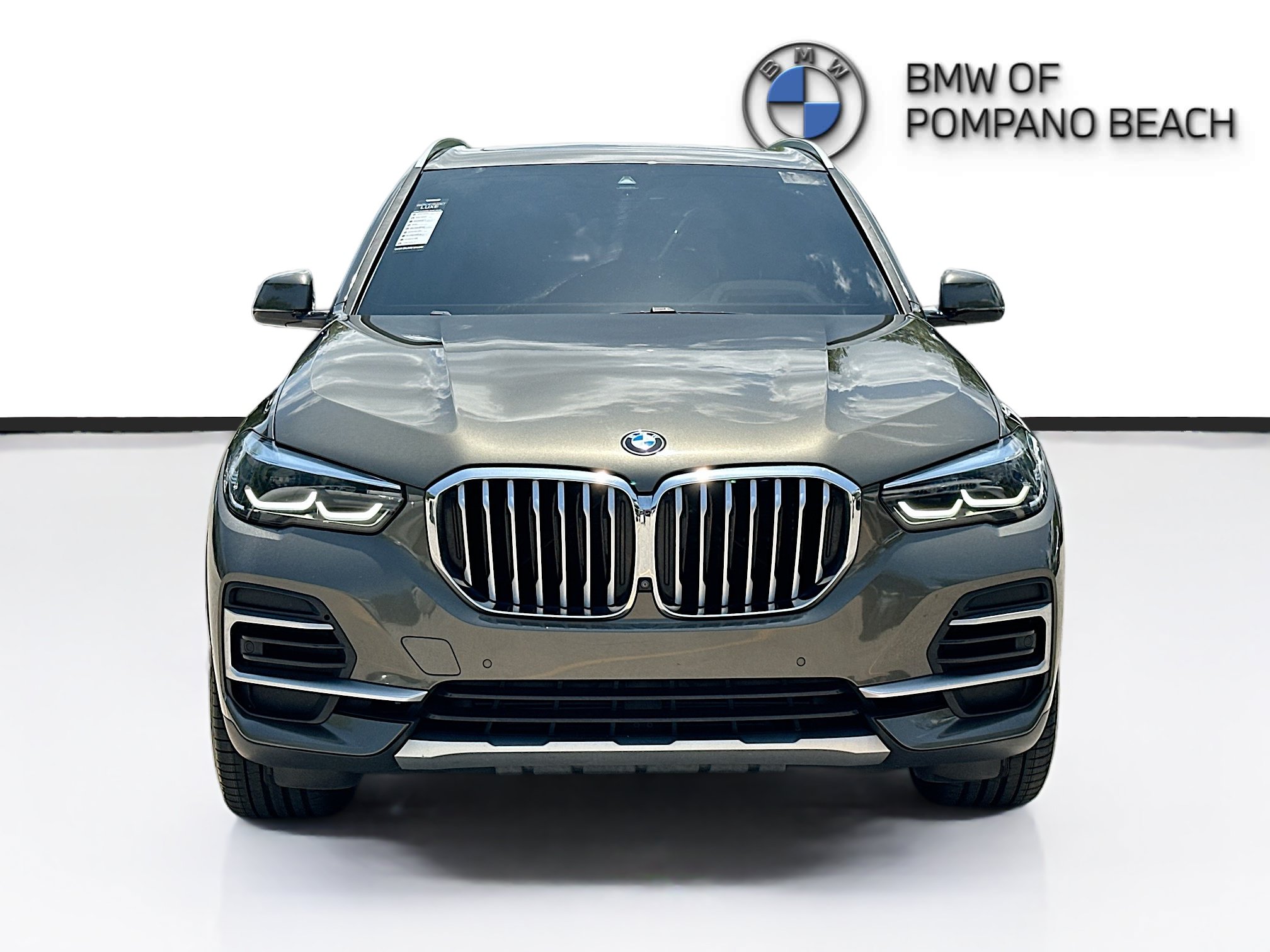 Used 2023 BMW X5 xDrive40i w/ Premium Package AWD/4WD image 2
