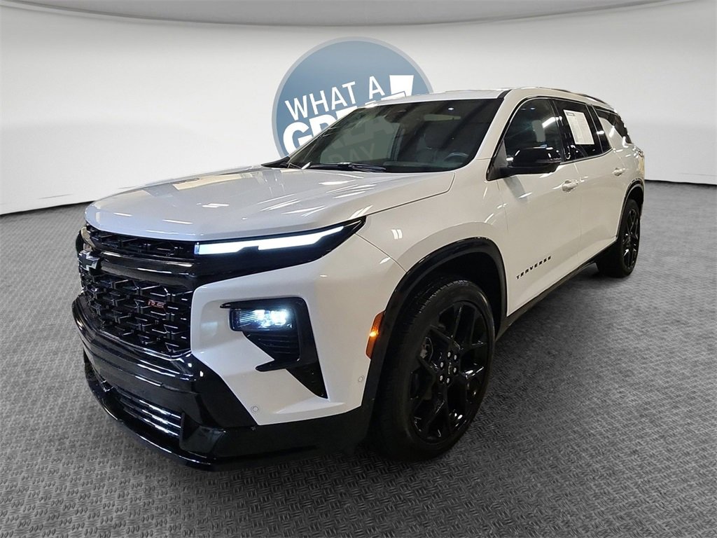 Certified 2024 Chevrolet Traverse RS w/ LPO, Floor Liner Package image 8