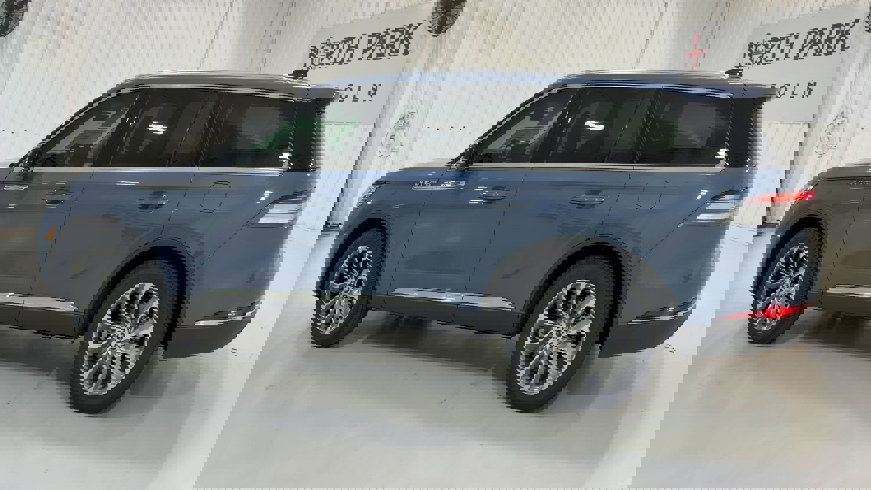 New 2026 Lincoln Aviator AWD image 7