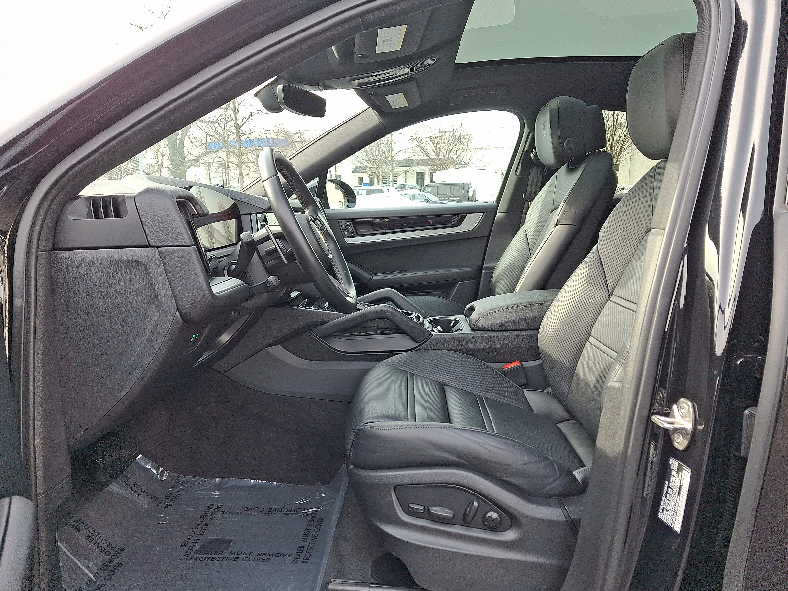 Used 2024 Porsche Cayenne Coupe image 13