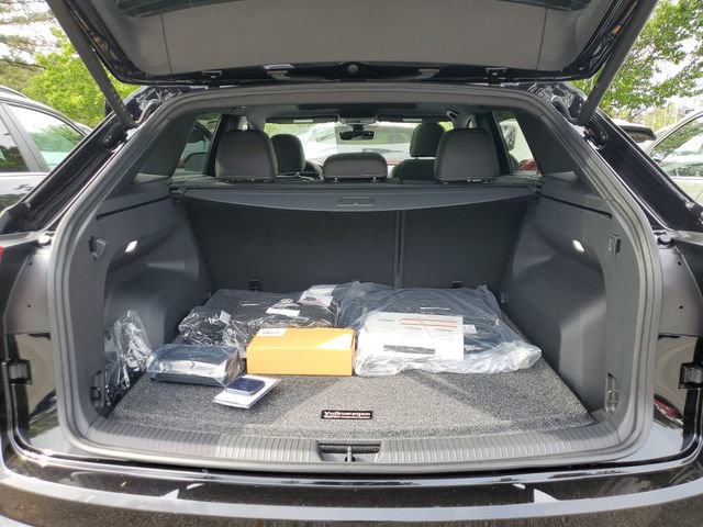 New 2026 Volkswagen Atlas Cross Sport SEL R-Line AWD/4WD image 8
