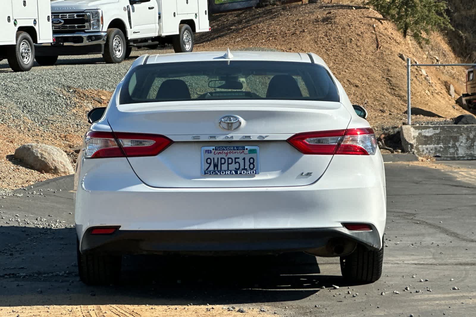 Used 2020 Toyota Camry LE FWD image 5