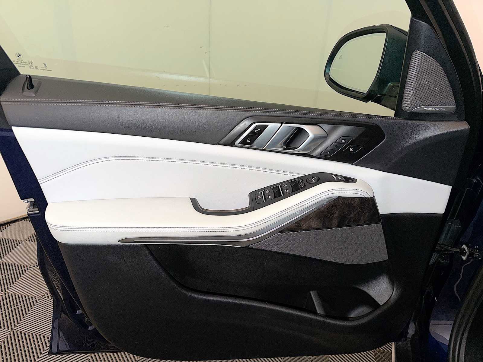 Certified 2024 BMW X5 xDrive40i w/ Premium Package image 11