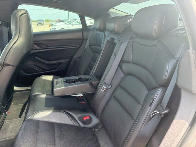 Used 2022 Porsche Taycan image 13