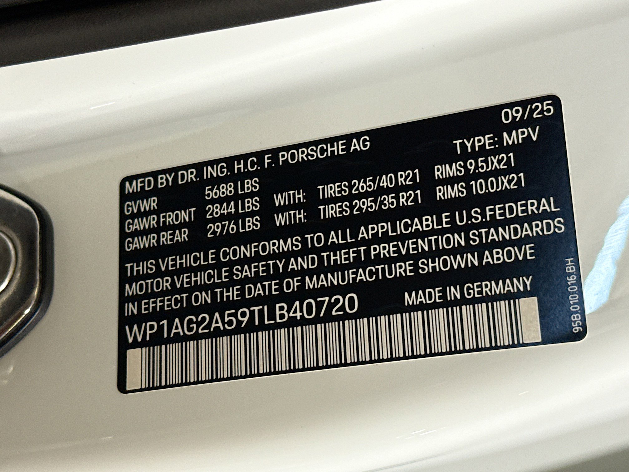 Certified 2026 Porsche Macan S AWD/4WD image 44