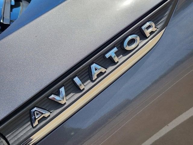 Used 2023 Lincoln Aviator AWD w/ Premium Package image 11