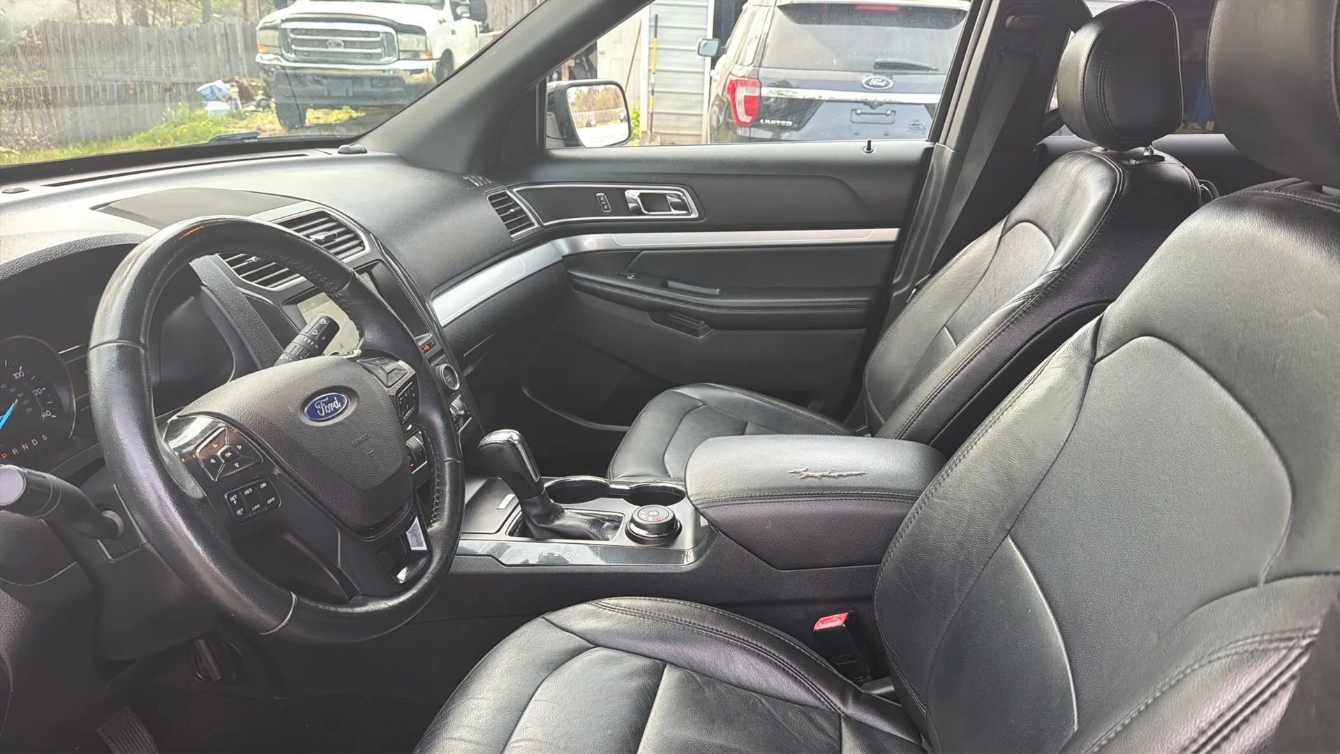Used 2017 Ford Explorer XLT w/ Equipment Group 202A image 27