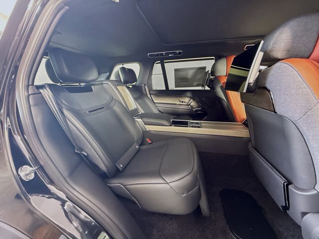 New 2026 Land Rover Range Rover SV AWD/4WD image 30